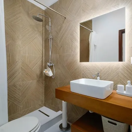 Gorila - Coastal Porto Formoso