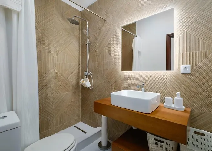 Gorila - Coastal Porto Formoso